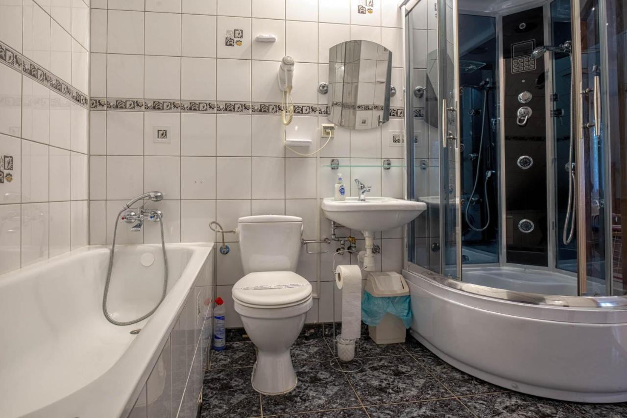 Standard Triple Studio